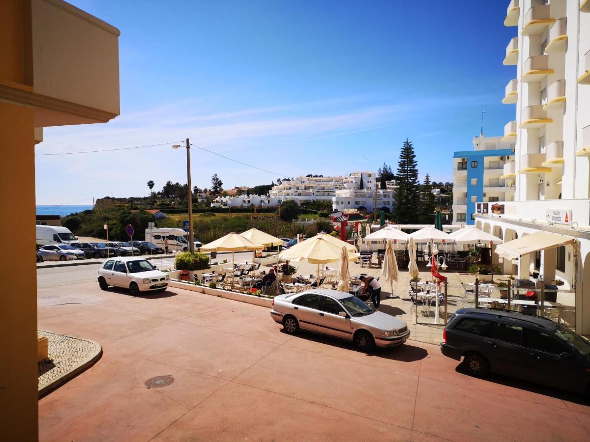 Armacao De Pera Praia Mar Sol Exteriér fotografie