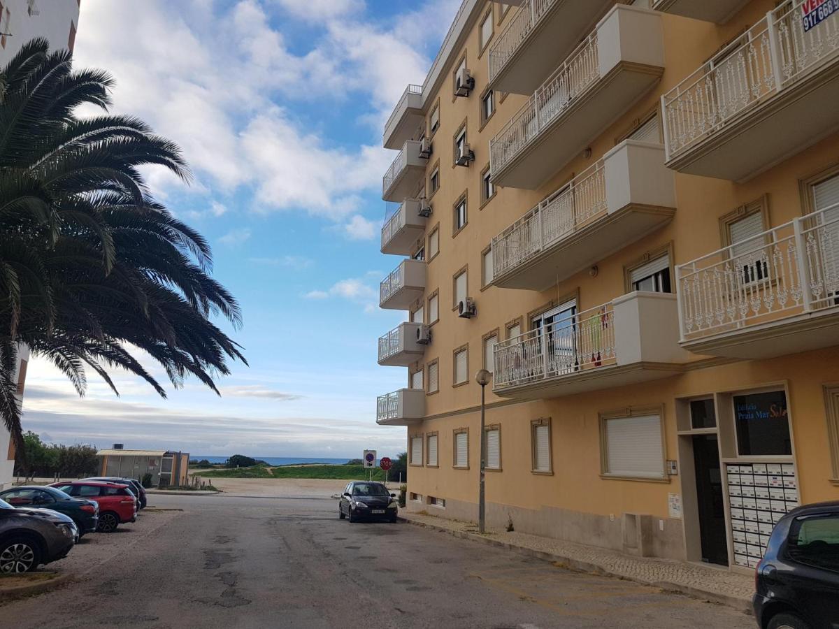 Armacao De Pera Praia Mar Sol Exteriér fotografie